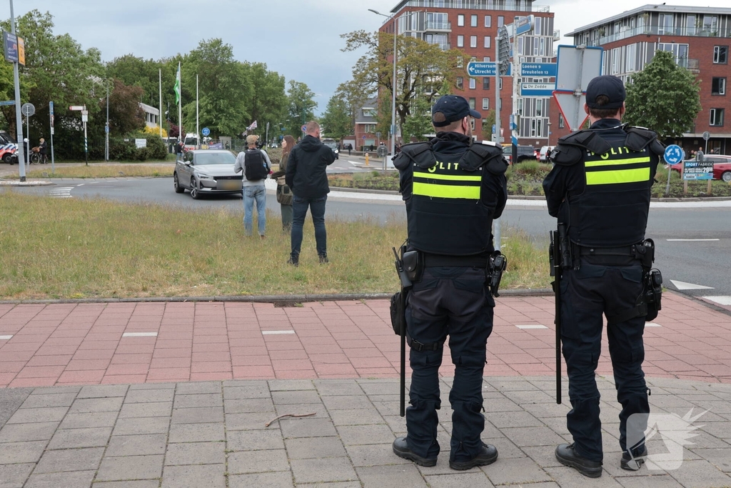 Waterwerper ingezet en veiligheidsrisicogebied na rellen