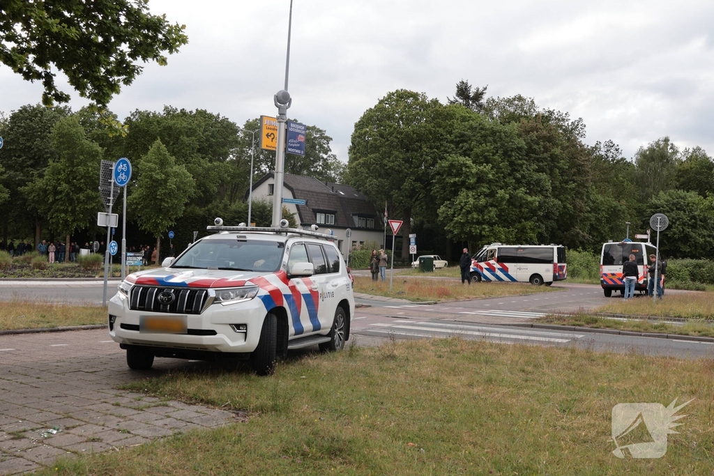 Waterwerper ingezet en veiligheidsrisicogebied na rellen