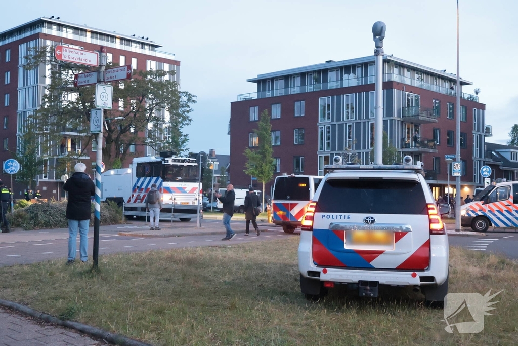 Waterwerper ingezet en veiligheidsrisicogebied na rellen