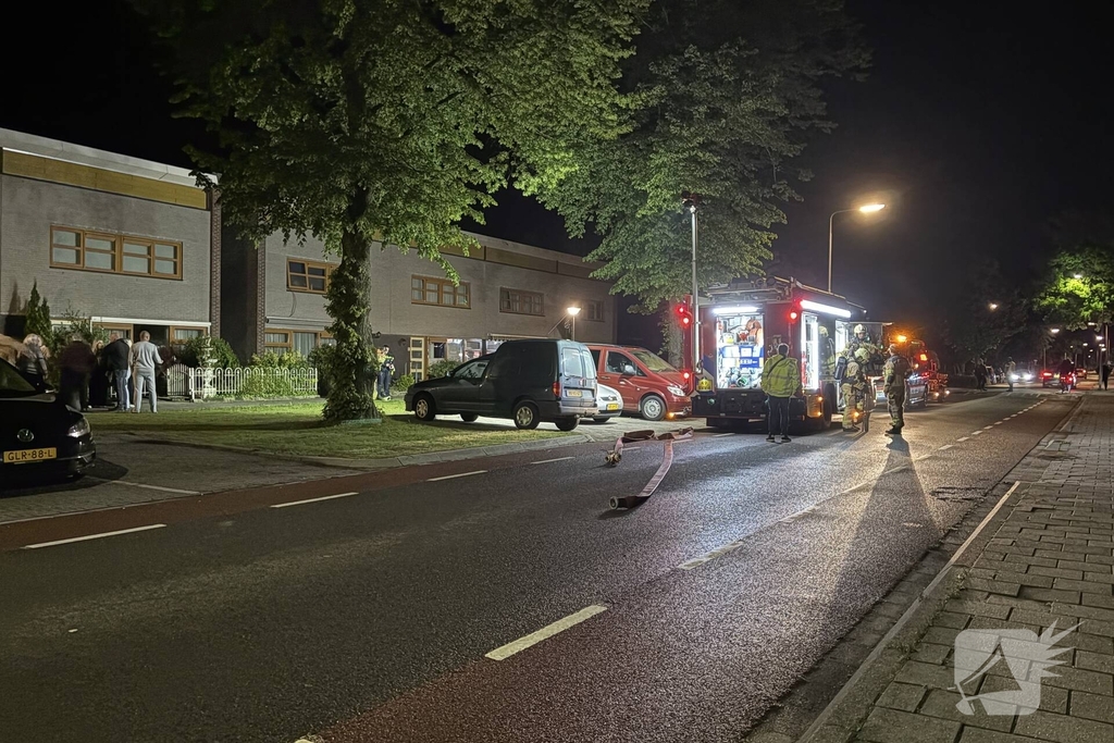Brand in bijgebouw snel onder controle