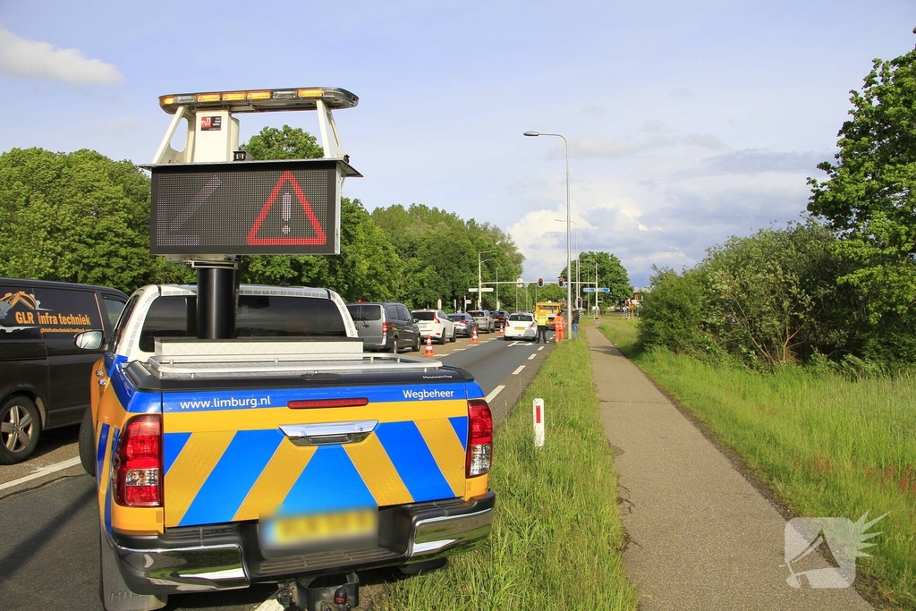 Botsing met drie voertuigen zorgt voor verkeershinder