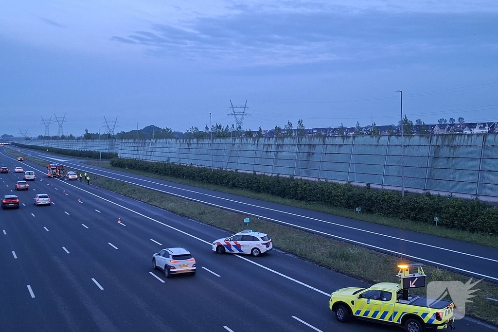 Brand in voertuig op snelweg