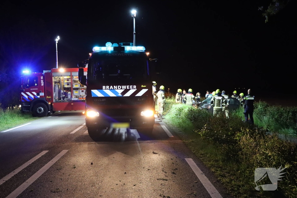Auto belandt in sloot na ongeval