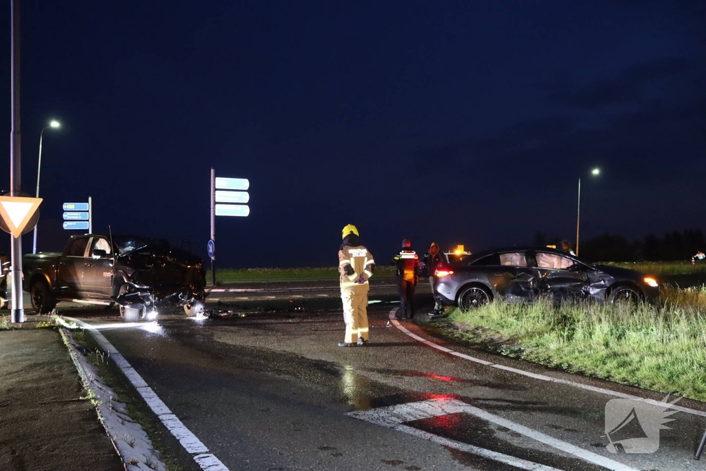 Verkeersongeval met twee voertuigen