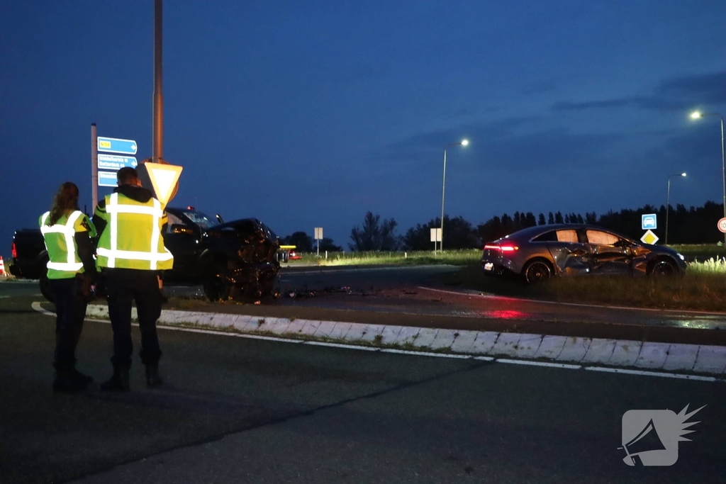 Verkeersongeval met twee voertuigen