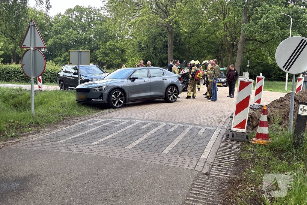 Aanrijding op kruising leidt tot verkeershinder