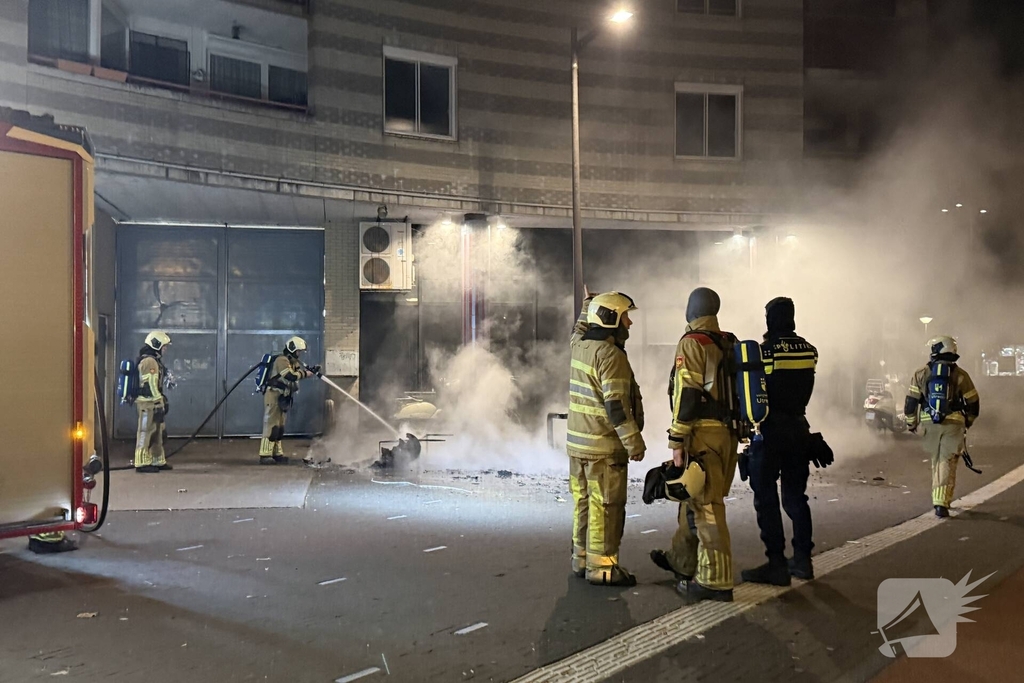 Meubilair in brand bij laad- en losruimte