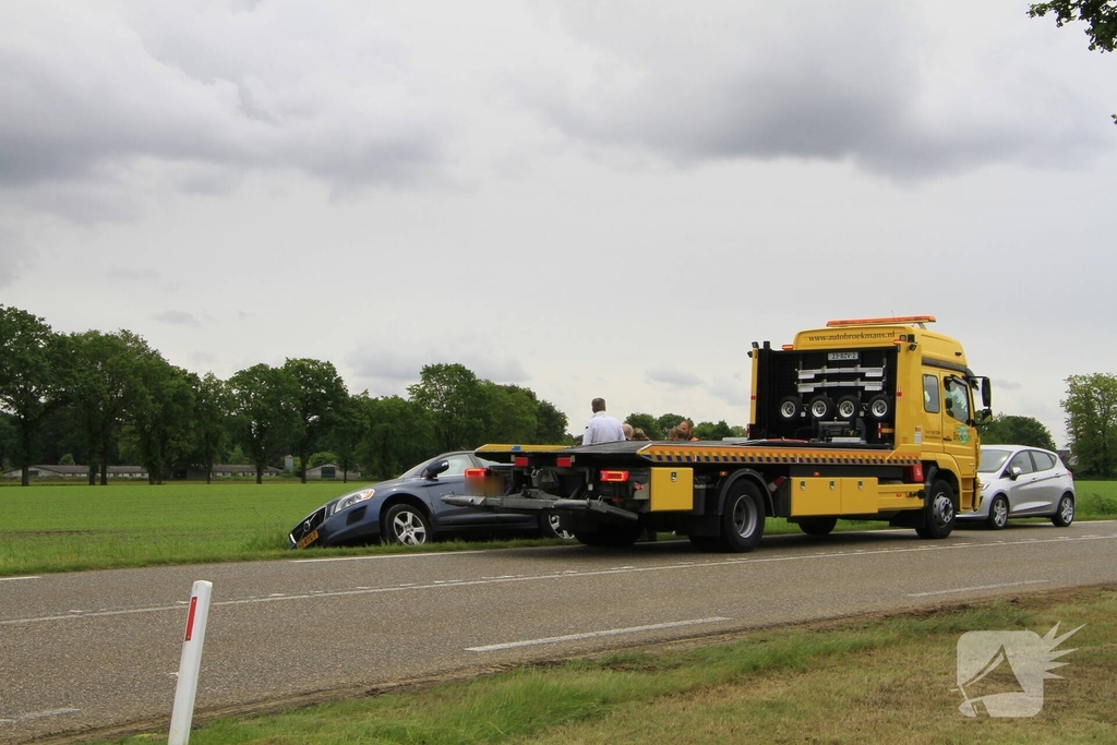 Bestuurder raakt van de weg na black-out