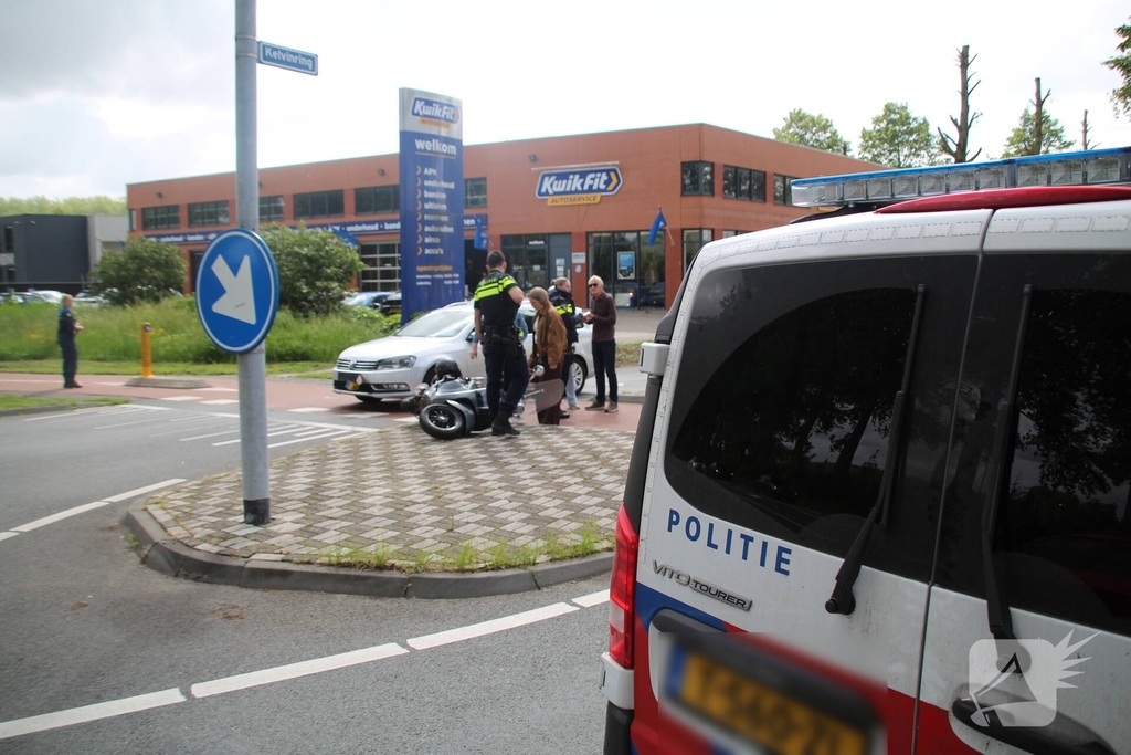 Scooterrijder gewond na aanrijding met automobilist