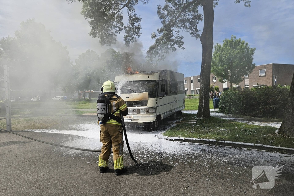 Brand in camper leidt tot snelle brandweeractie