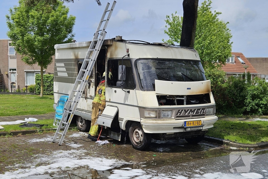 Brand in camper leidt tot snelle brandweeractie