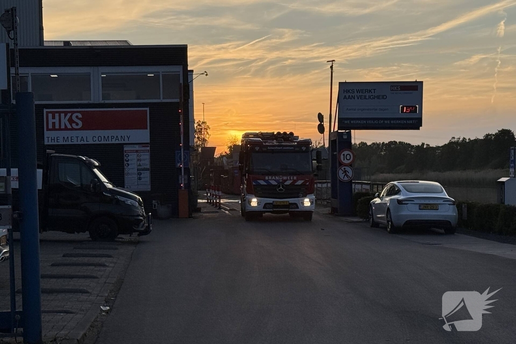 Brand in loods van metaalbedrijf