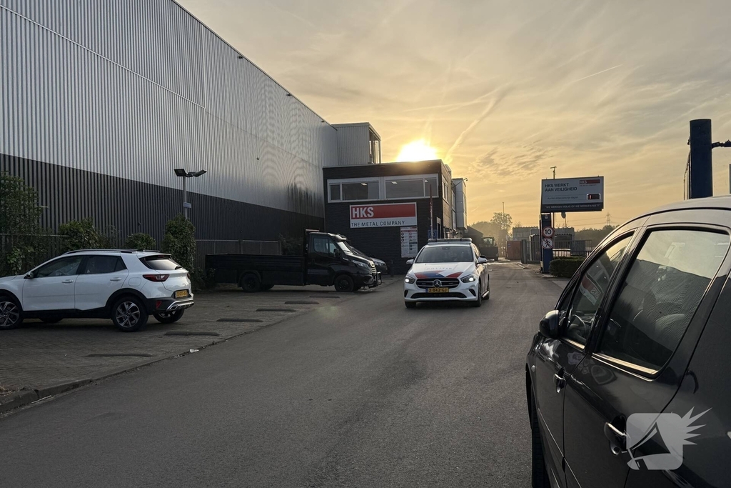 Brand in loods van metaalbedrijf