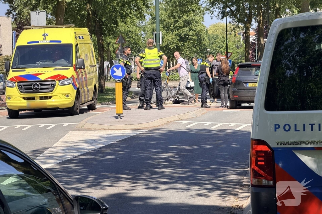 Fietser aangereden door auto op snelfietspad