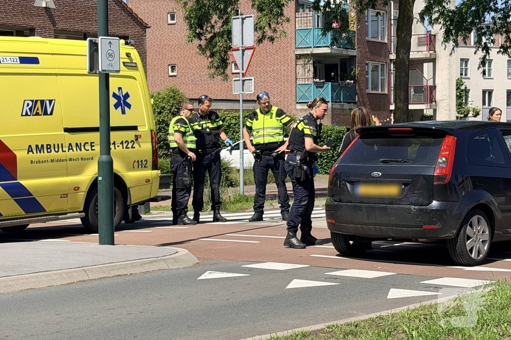Fietser aangereden door auto op snelfietspad