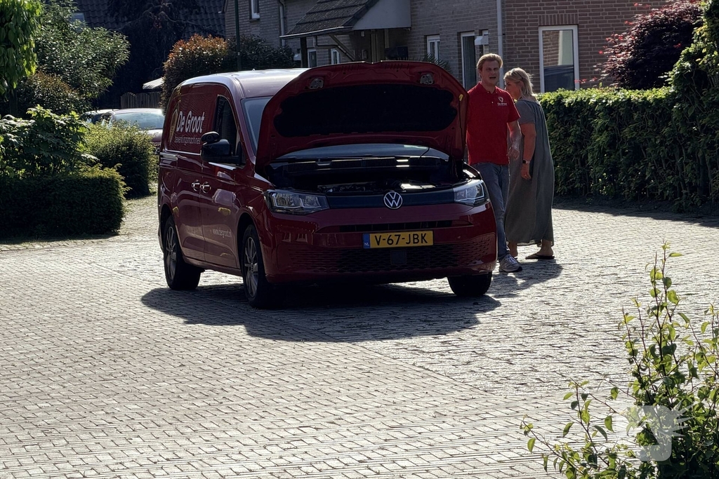 Brand in geparkeerde auto geblust