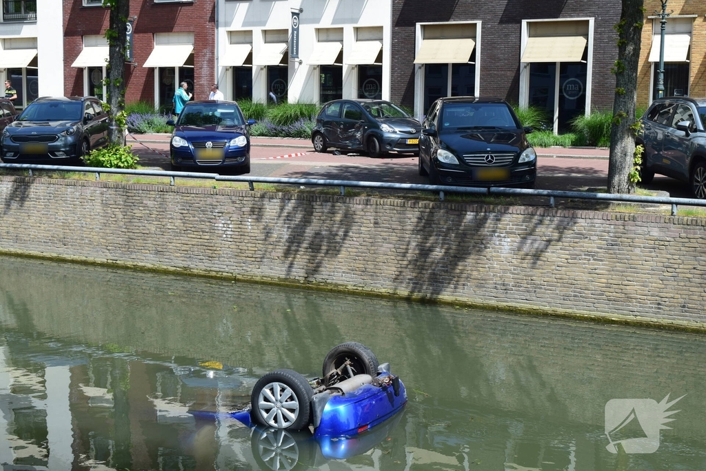 Oudere overleden na te water raken met auto