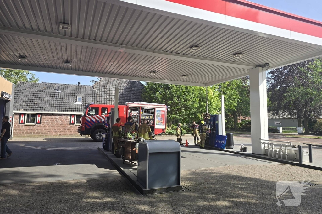 Onderzoek bij tankstation na melding van rook