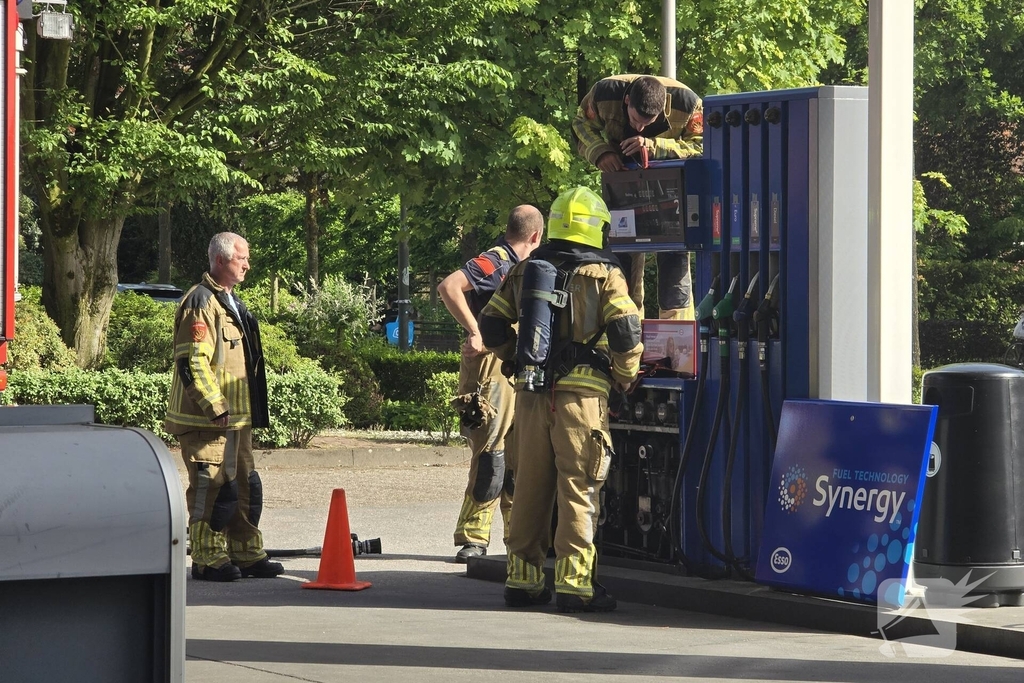 Onderzoek bij tankstation na melding van rook