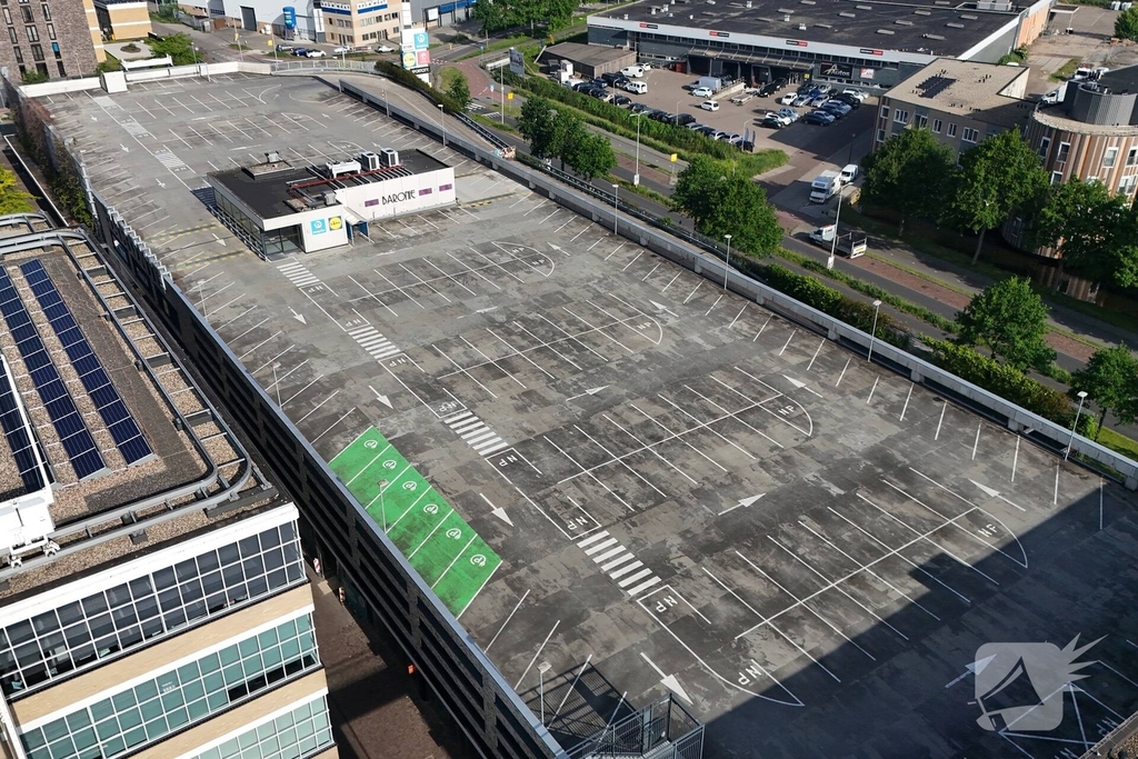 Parkeerdek winkelcentrum afgesloten wegens betonproblemen