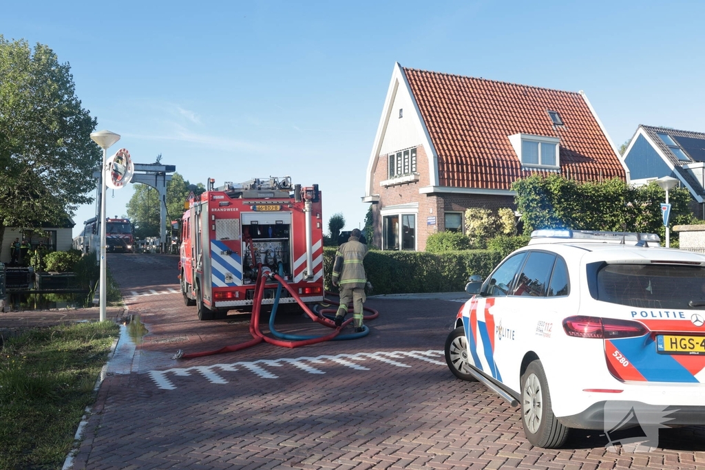 Bewoner nagekeken na brand in woning