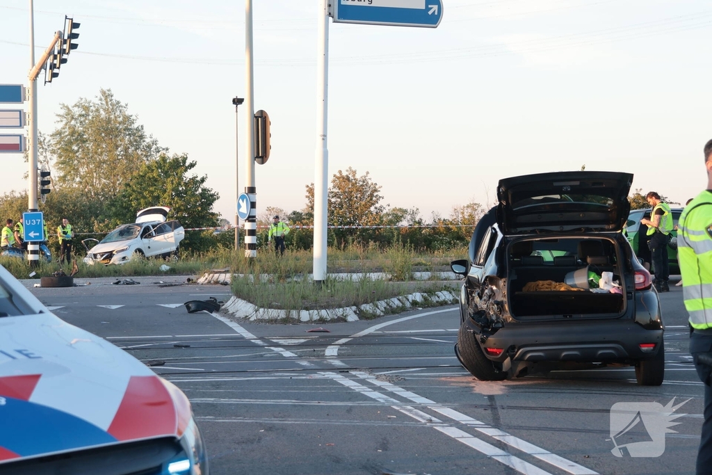 Drie auto's betrokken bij aanrijding met letsel