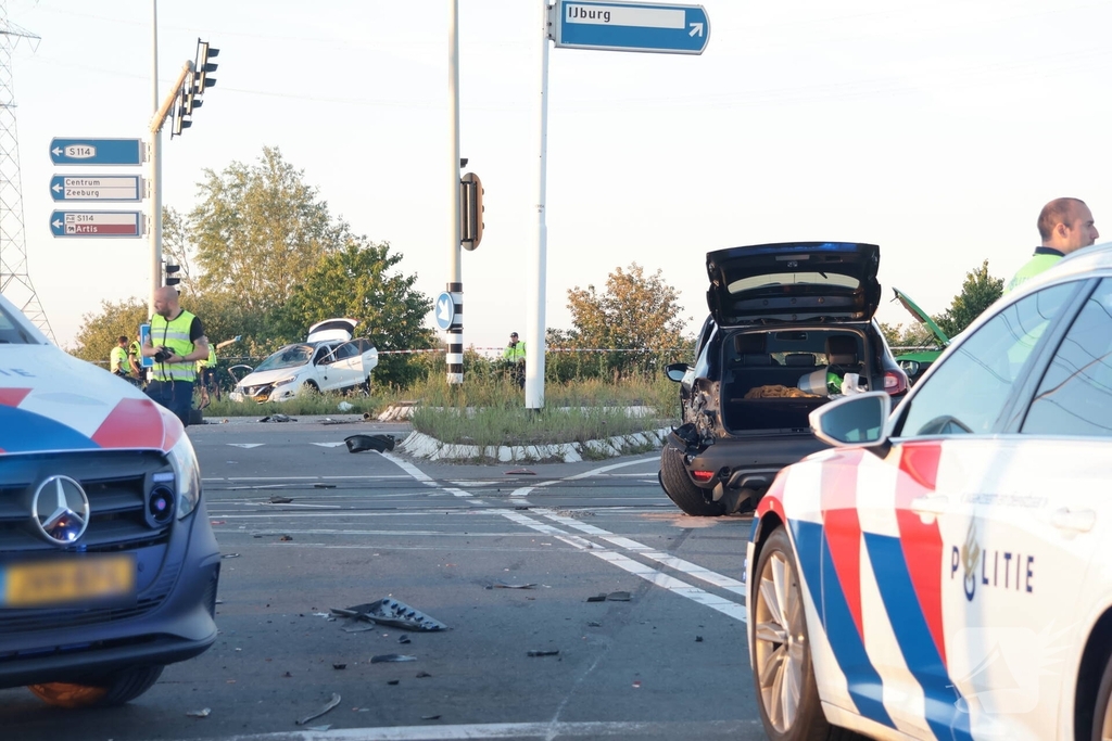 Drie auto's betrokken bij aanrijding met letsel