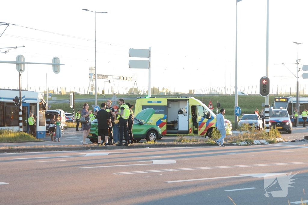 Drie auto's betrokken bij aanrijding met letsel