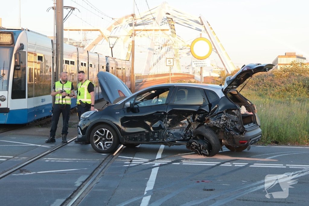 Drie auto's betrokken bij aanrijding met letsel