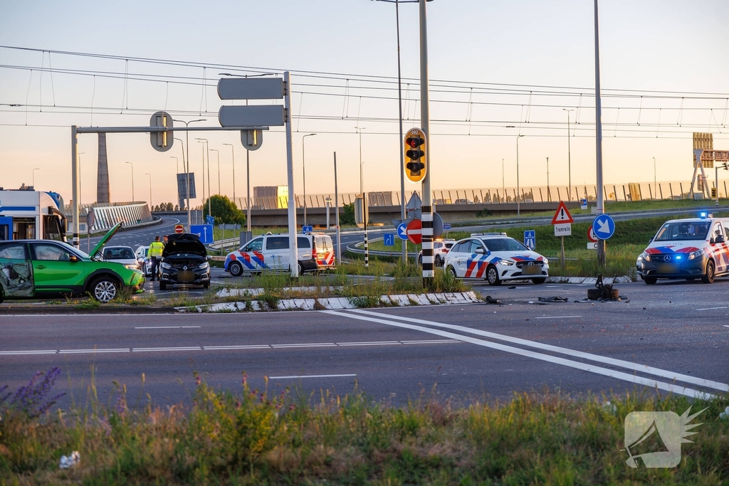 Drie auto's betrokken bij aanrijding met letsel