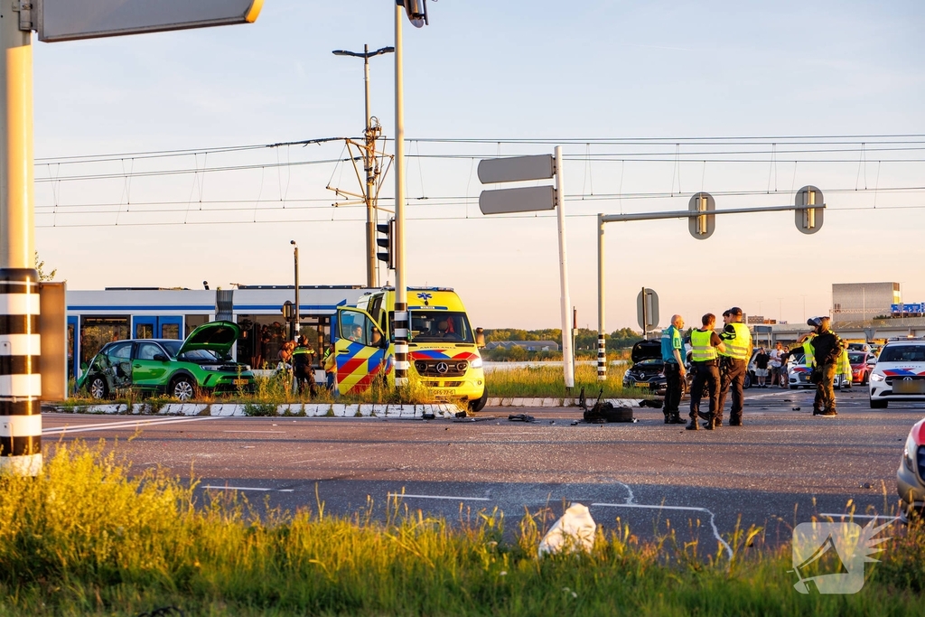 Drie auto's betrokken bij aanrijding met letsel