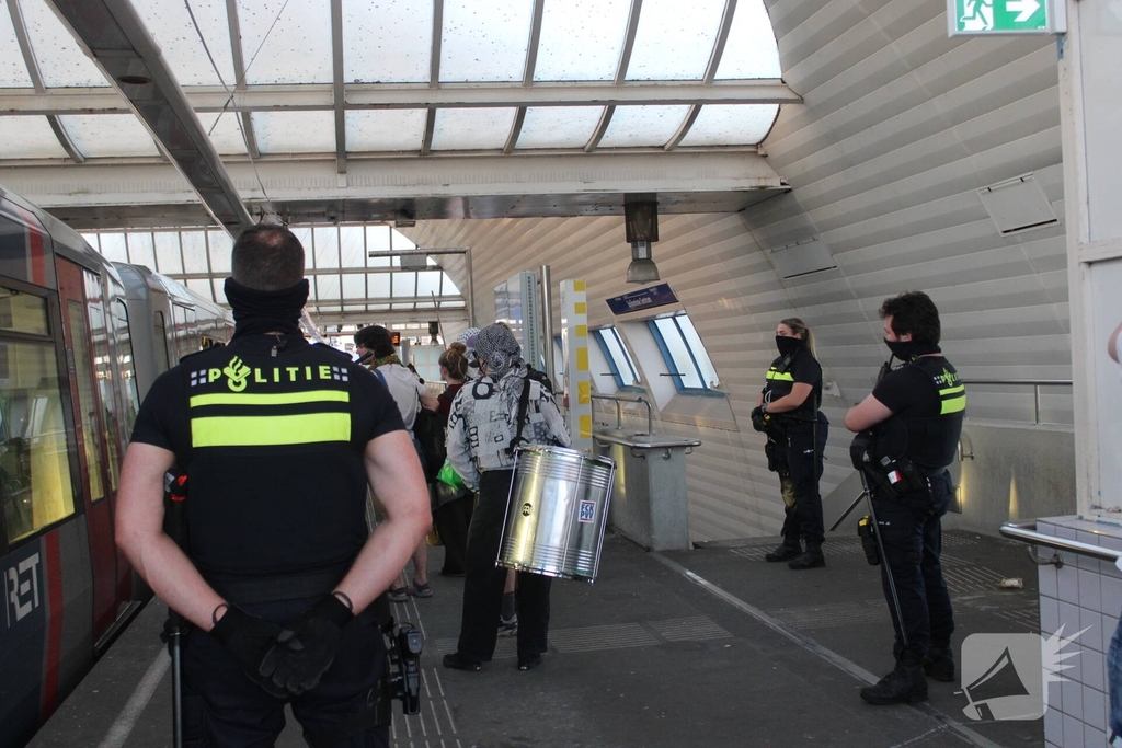 Politie bemiddelt tijdens protest