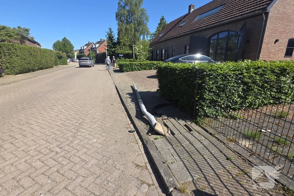 Bestuurder raakt onwel en veroorzaakt ongeval met meerdere total loss auto's
