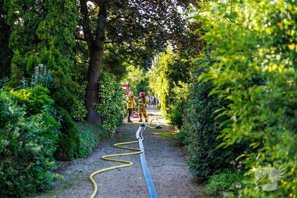 Buitenbrand verwoest huisje op recreatiepark