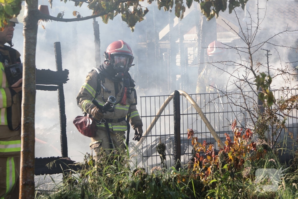 Buitenbrand verwoest huisje op recreatiepark