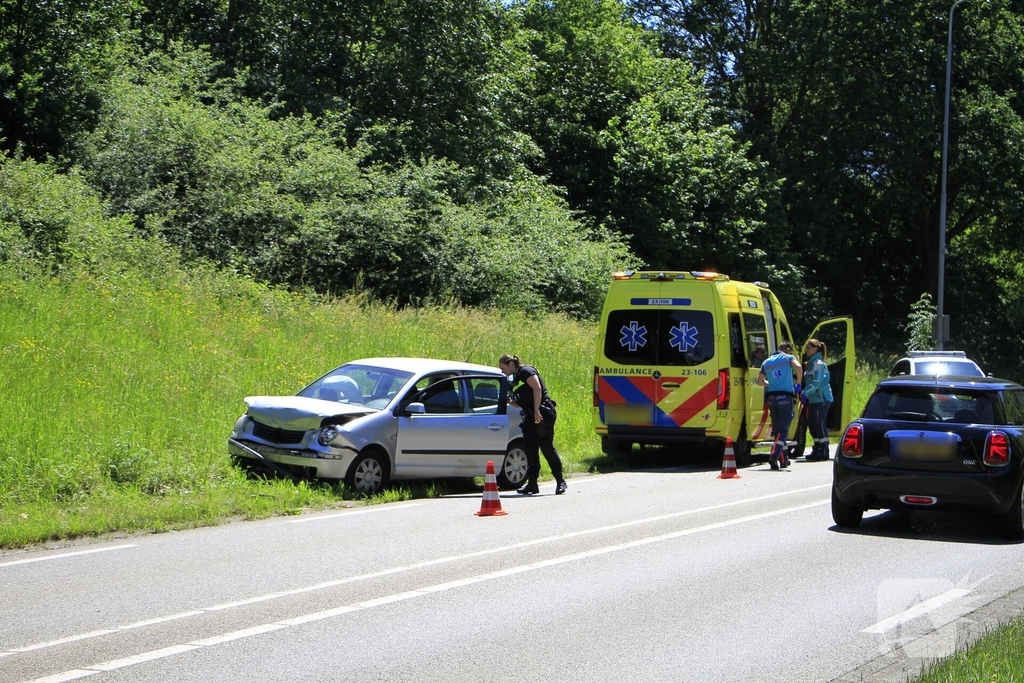 Aanrijding tussen voertuigen leidt tot lichte verkeershinder