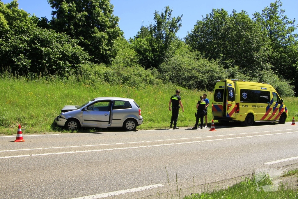 Aanrijding tussen voertuigen leidt tot lichte verkeershinder