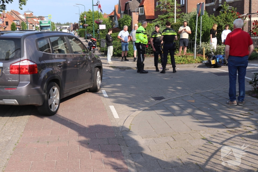 Scooterrijder gewond bij aanrijding