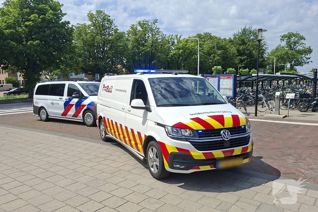 Verstoring treinverkeer door persoon op het spoor