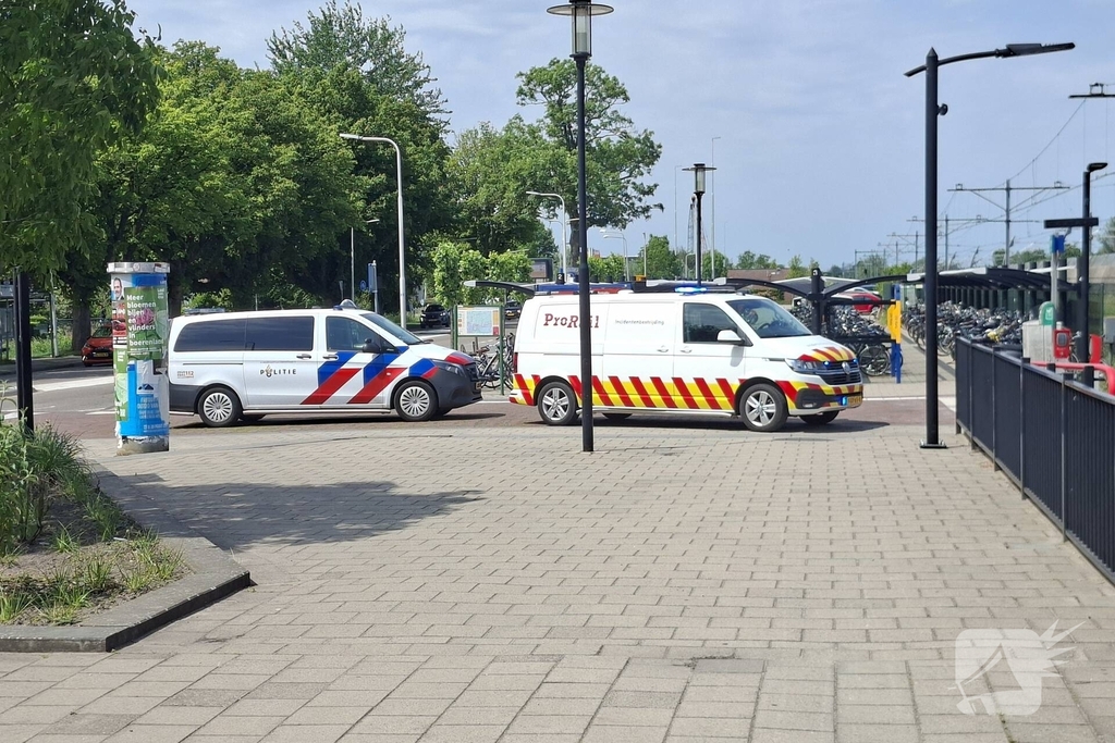 Verstoring treinverkeer door persoon op het spoor