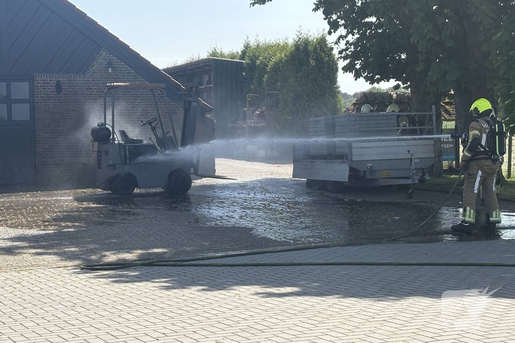 Brand in heftruck tijdens werkzaamheden