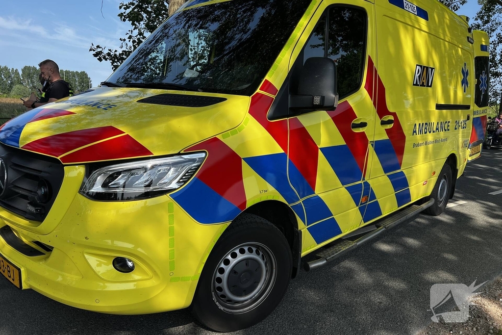 Fietser zwaargewond bij aanrijding met tractor
