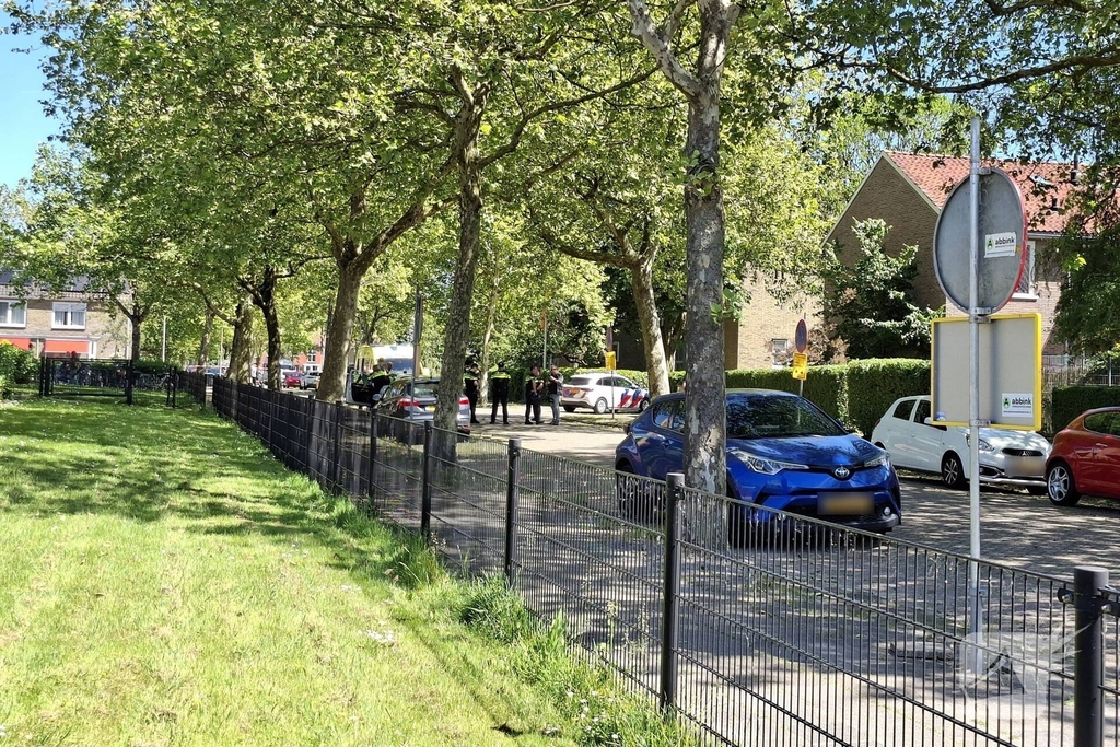 Persoon op dak zorgt voor grote inzet van hulpdiensten