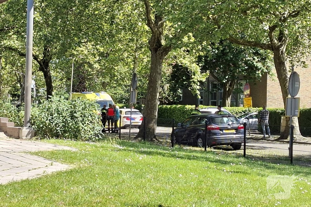 Persoon op dak zorgt voor grote inzet van hulpdiensten