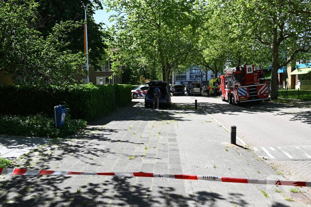 Persoon op dak zorgt voor grote inzet van hulpdiensten