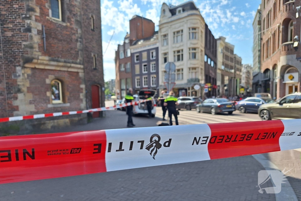 Arrestatieteam ingezet, politie sluit omgeving af