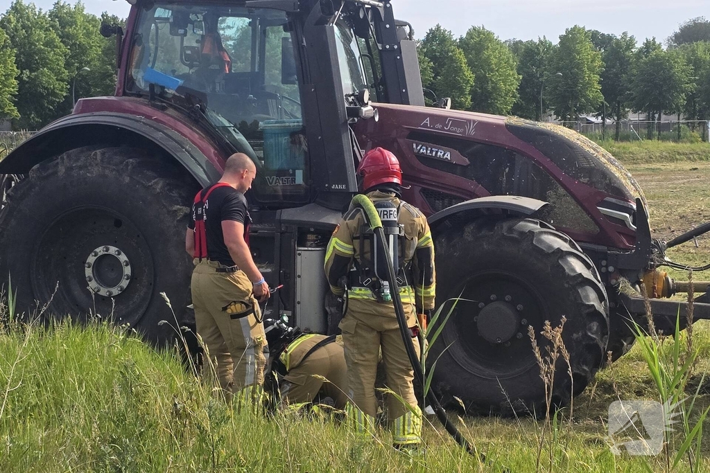 Brand in landbouwvoertuig zonder gewonden