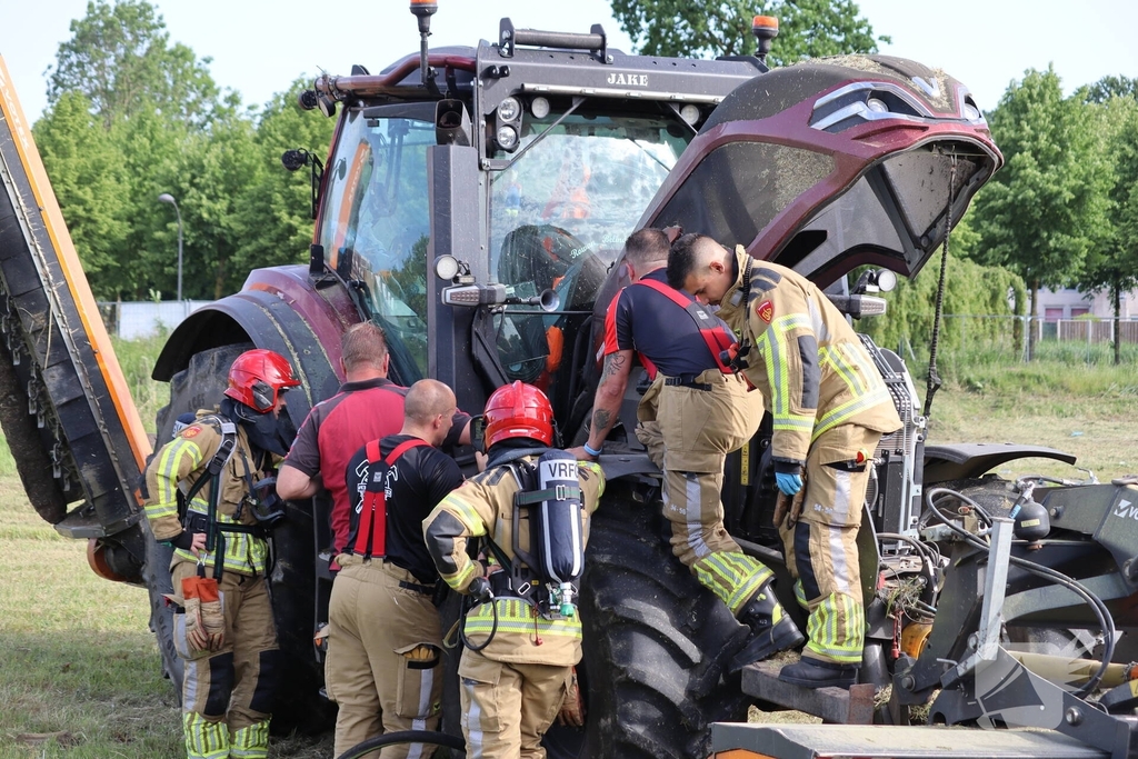 Brand in landbouwvoertuig zonder gewonden