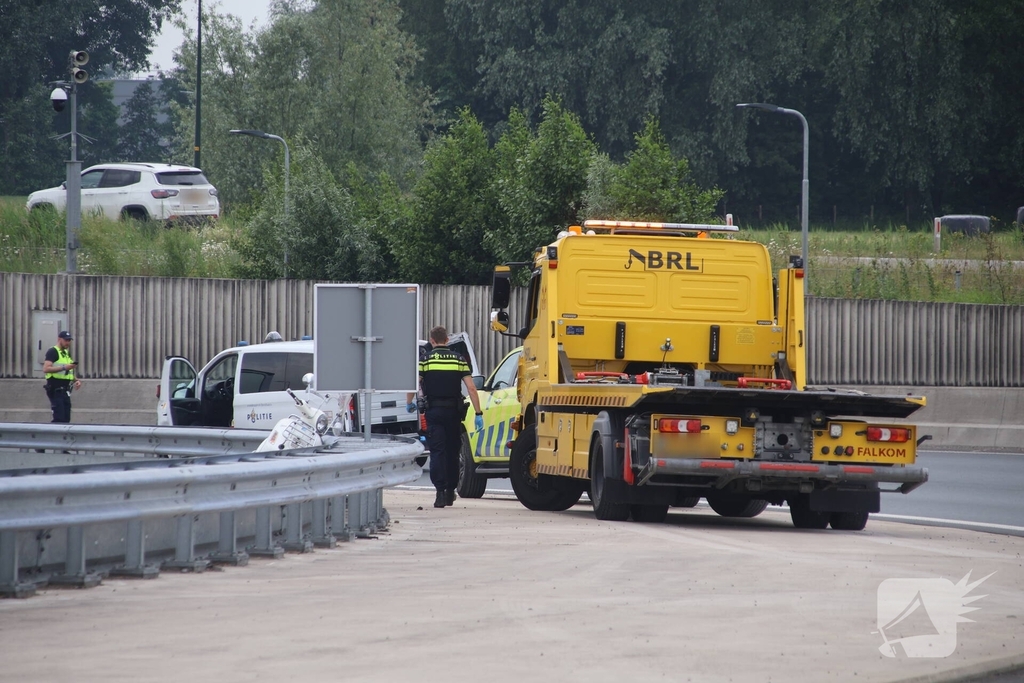 79-jarige motorscooterrijder overleden na ongeval op provinciale weg