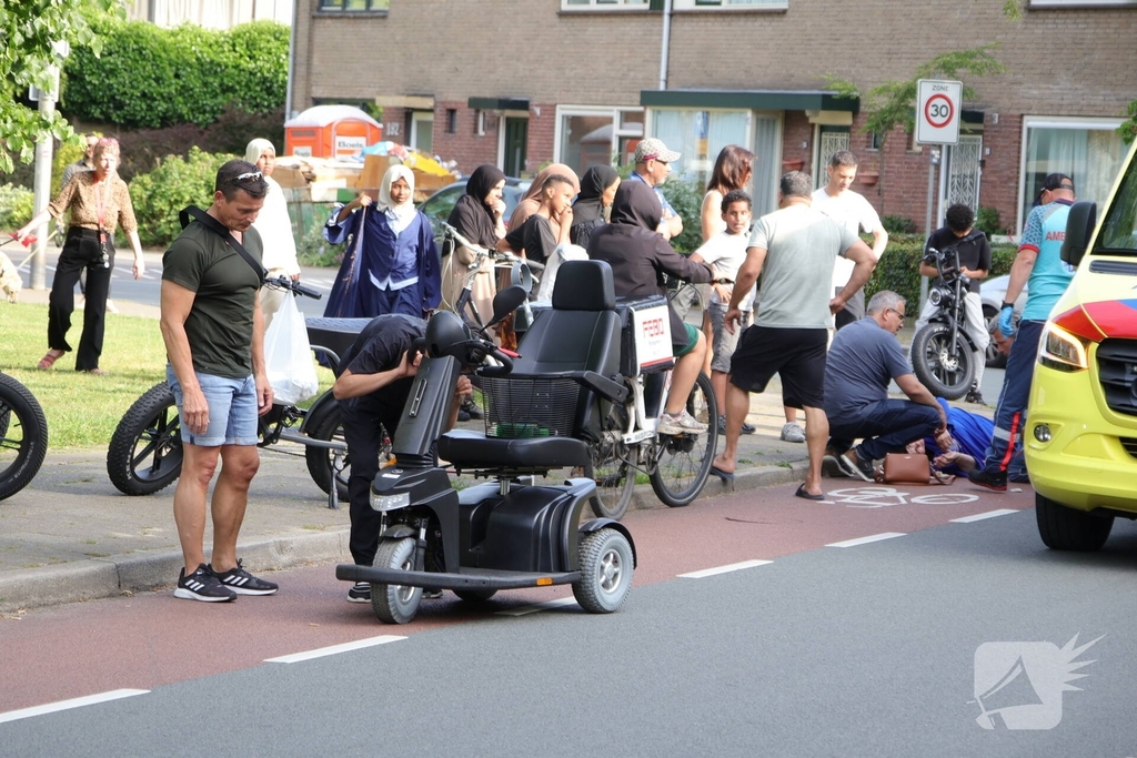 Vrouw gewond na val met scootmobiel